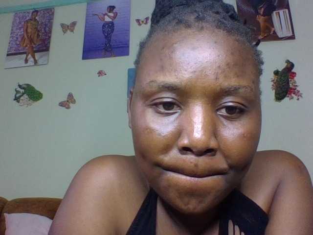 Prettiea live cam on BongaCams