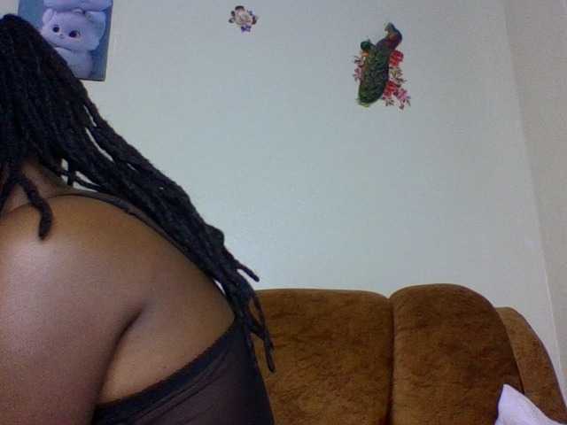 Prettiea live cam preview