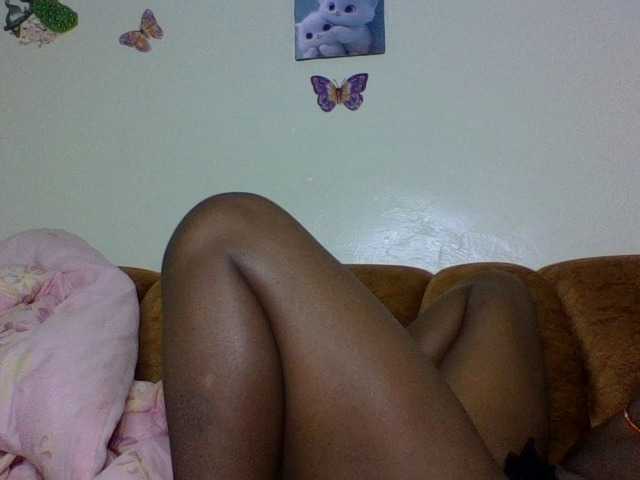 Prettiea live cam on BongaCams