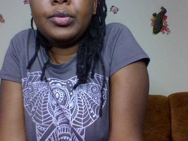 Prettiea live cam on BongaCams