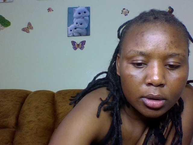 Prettiea live cam on BongaCams