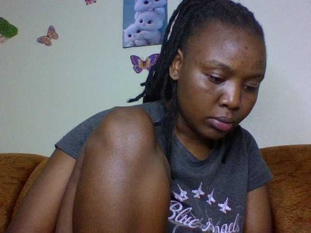 Prettiea live cam on BongaCams
