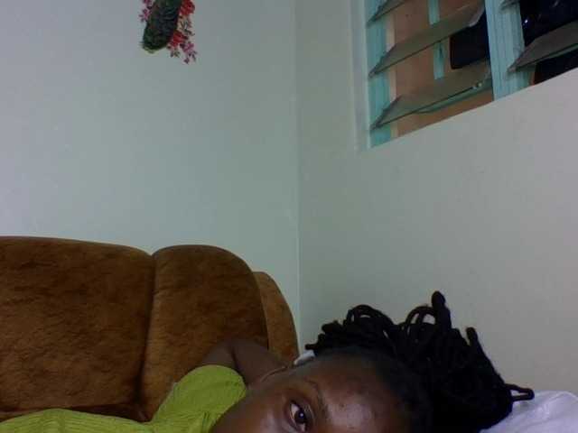 Prettiea live cam on BongaCams
