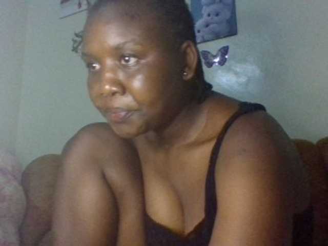 Prettiea live cam on BongaCams