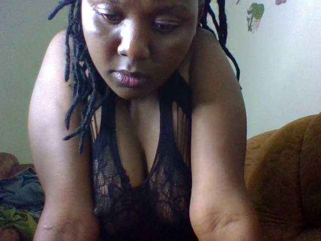 Prettiea live cam on BongaCams