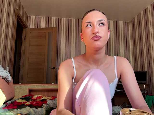 KirstenMolner live cam on BongaCams