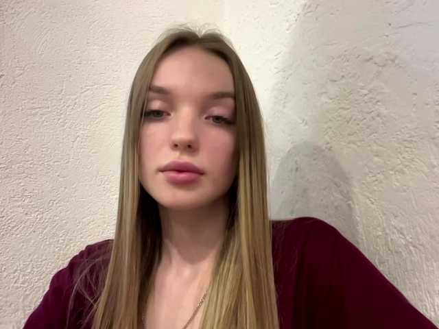 JenniLichtenstein live cam on BongaCams