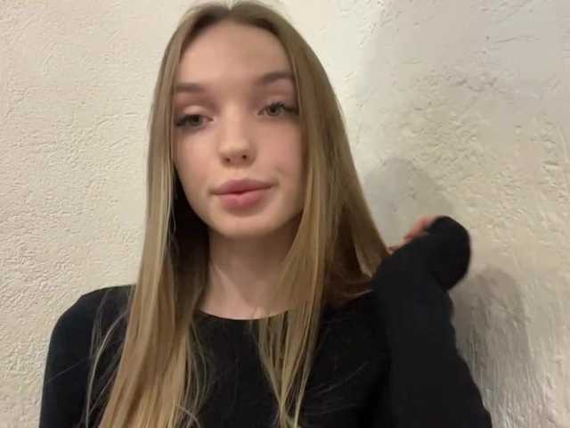 JenniLichtenstein live cam on BongaCams