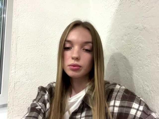 JenniLichtenstein live cam on BongaCams