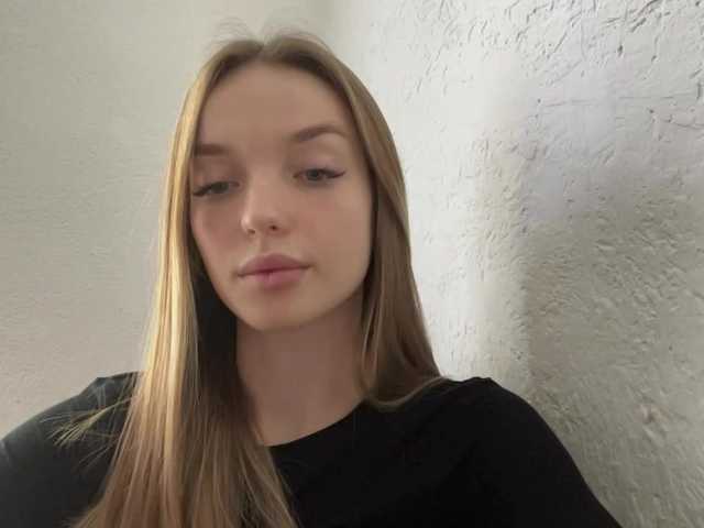 JenniLichtenstein live cam on BongaCams