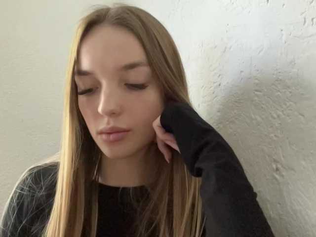 JenniLichtenstein live cam on BongaCams