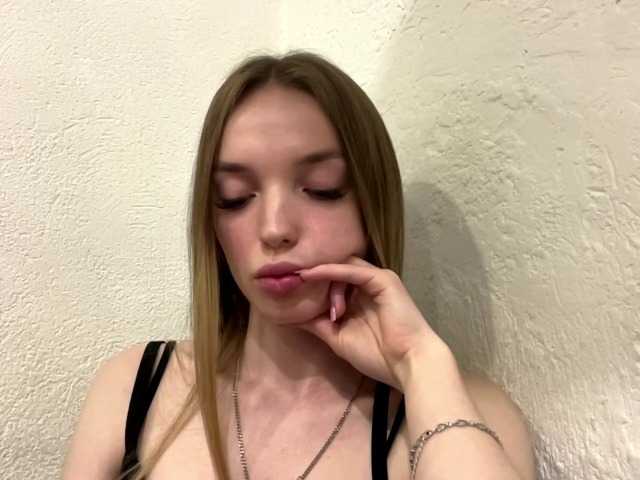 JenniLichtenstein live cam on BongaCams