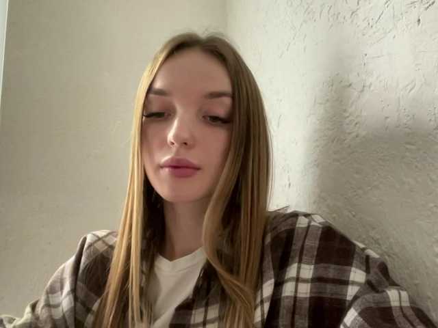 JenniLichtenstein live cam on BongaCams