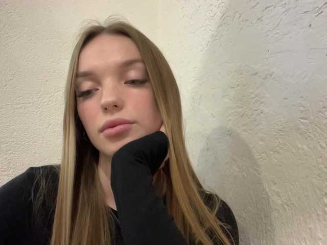 JenniLichtenstein live cam on BongaCams