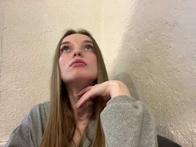 JenniLichtenstein live cam on BongaCams