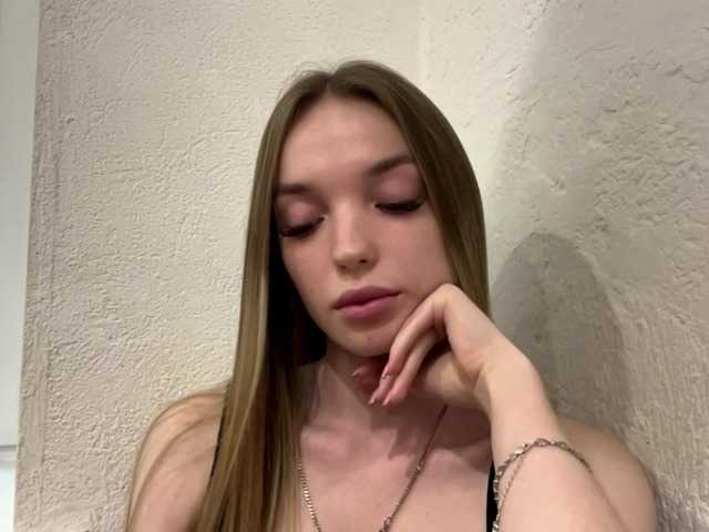 JenniLichtenstein live cam on BongaCams