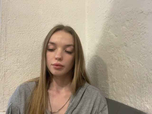 JenniLichtenstein live cam on BongaCams