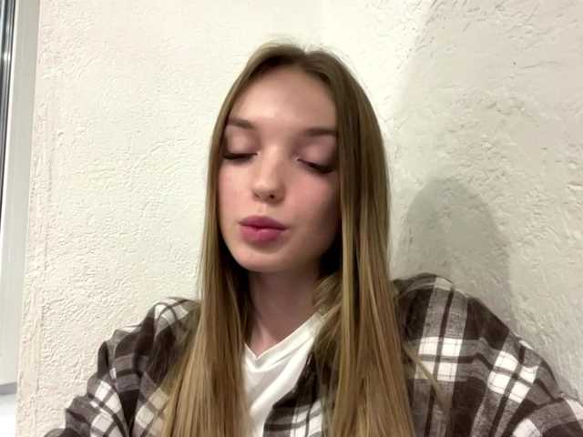 JenniLichtenstein live cam on BongaCams