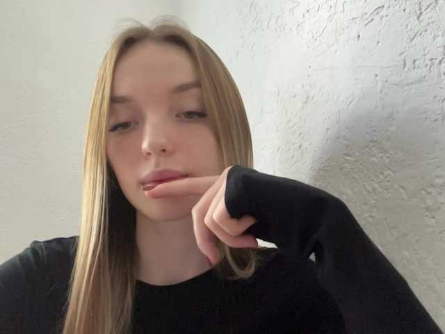 JenniLichtenstein live cam on BongaCams