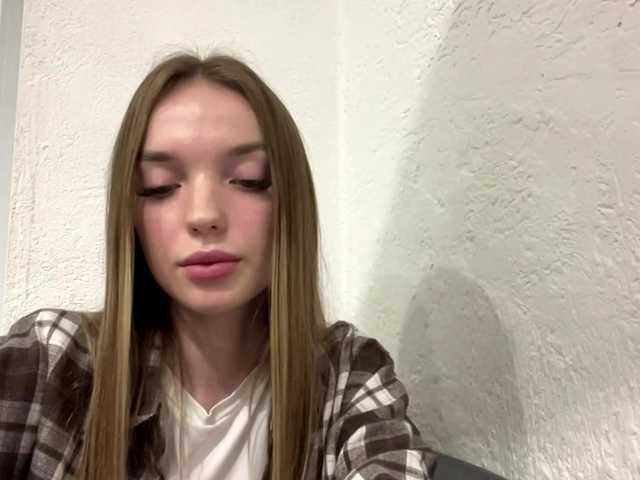 JenniLichtenstein live cam on BongaCams