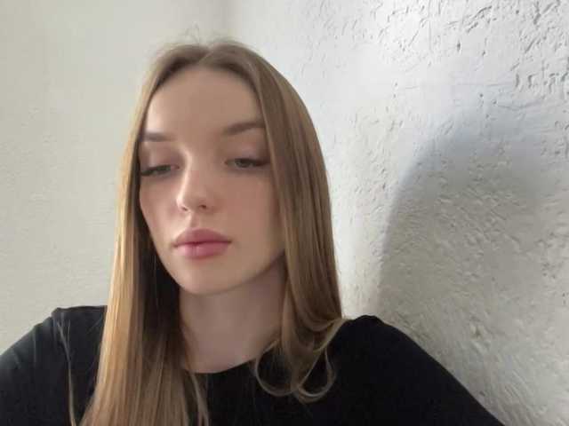 JenniLichtenstein live cam on BongaCams