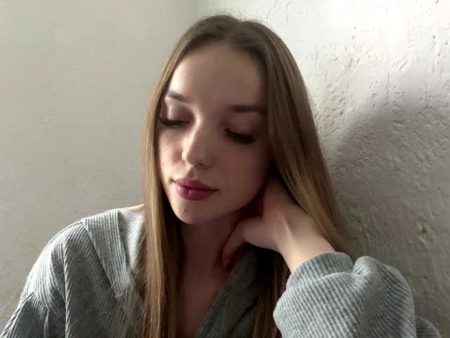 JenniLichtenstein live cam on BongaCams