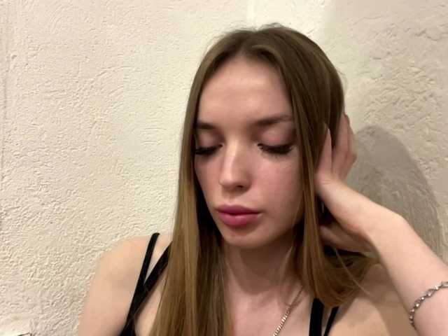 JenniLichtenstein live cam on BongaCams