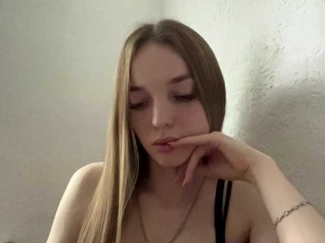 JenniLichtenstein live cam on BongaCams