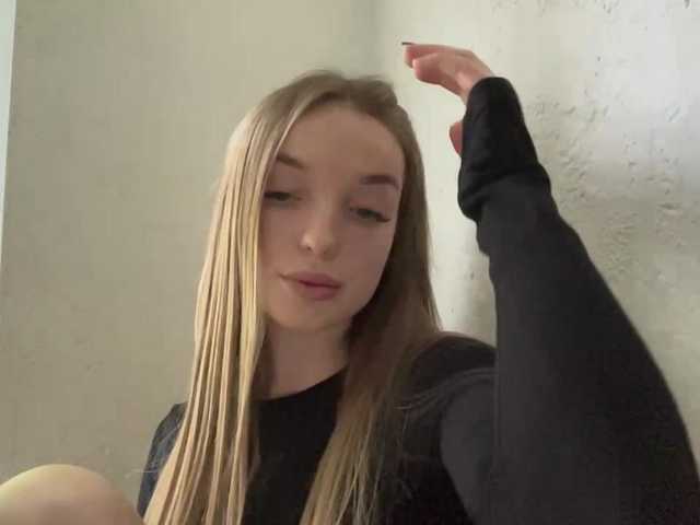 JenniLichtenstein live cam on BongaCams