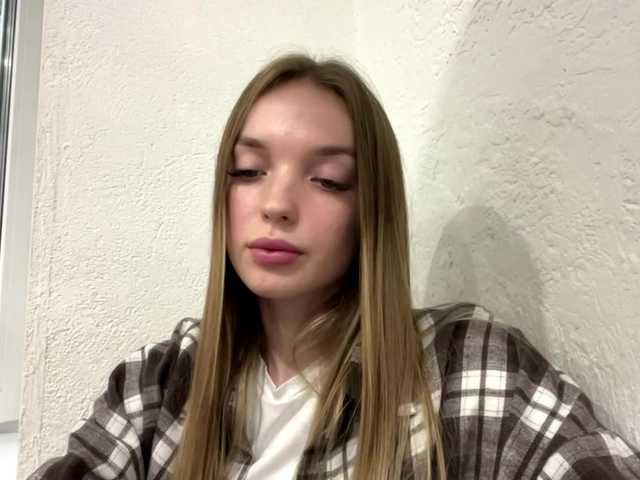 JenniLichtenstein live cam on BongaCams
