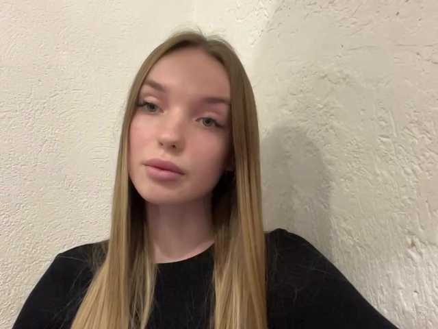 JenniLichtenstein live cam on BongaCams