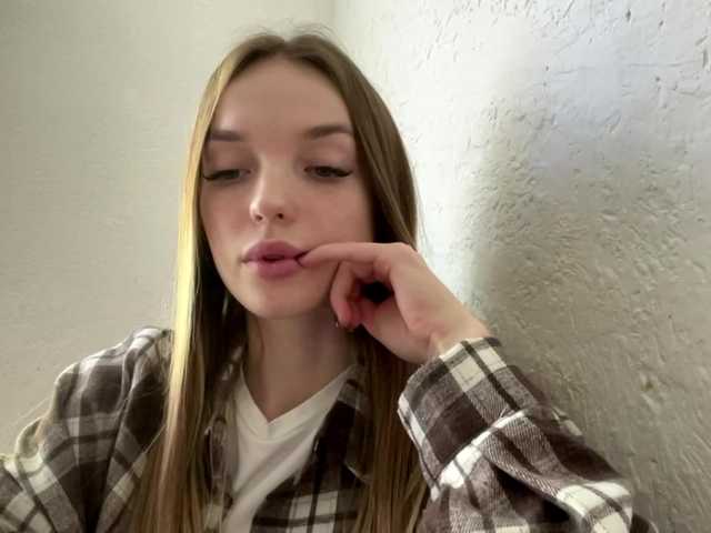 JenniLichtenstein live cam on BongaCams