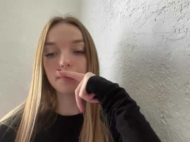 JenniLichtenstein live cam on BongaCams