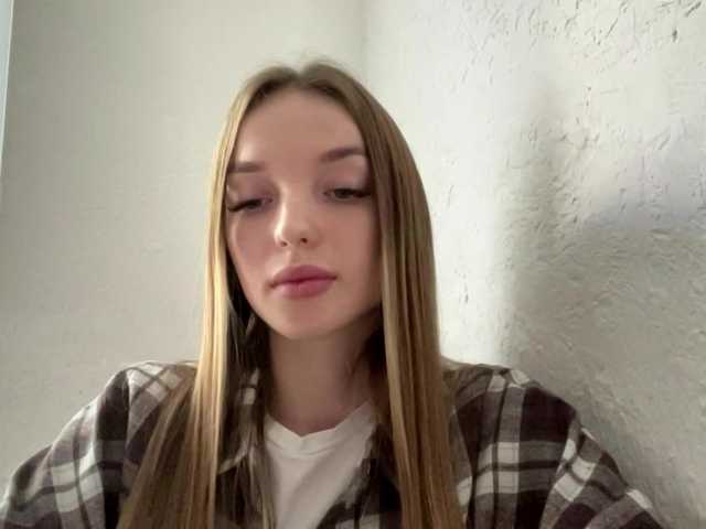JenniLichtenstein live cam on BongaCams