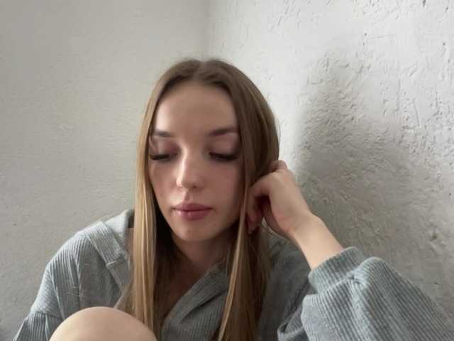 JenniLichtenstein live cam on BongaCams