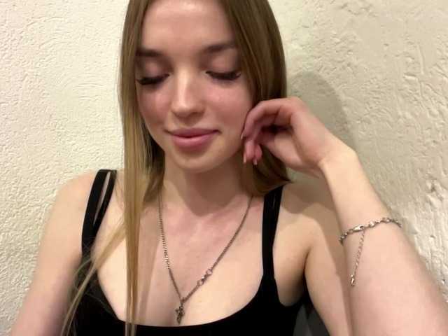 JenniLichtenstein live cam on BongaCams