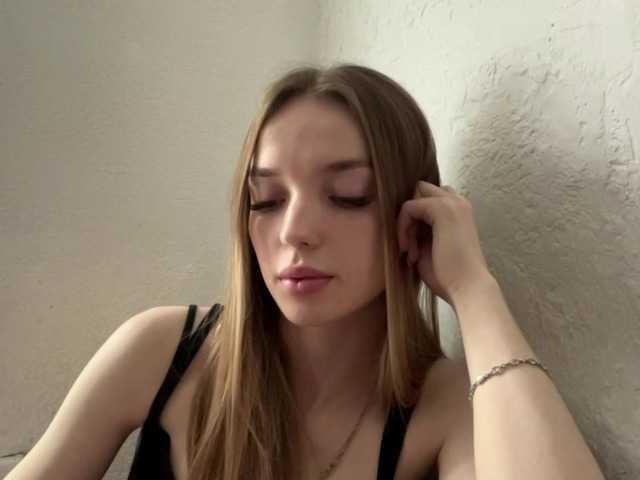 JenniLichtenstein live cam on BongaCams