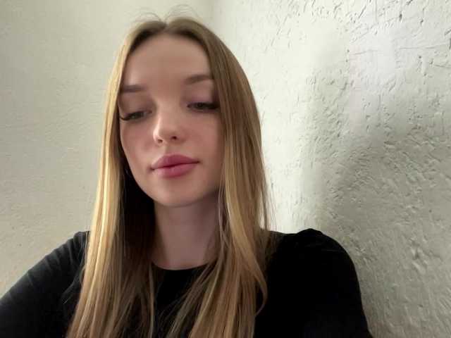 JenniLichtenstein live cam on BongaCams