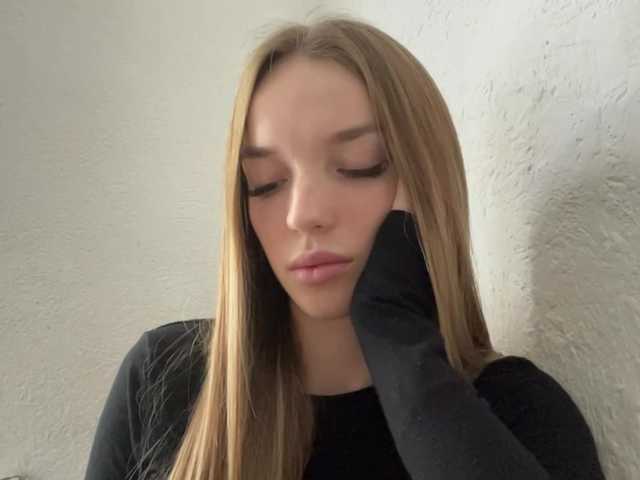JenniLichtenstein live cam on BongaCams