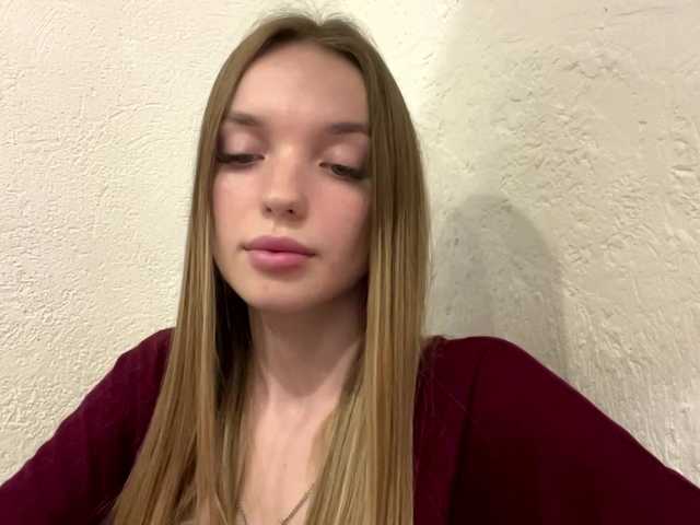 JenniLichtenstein live cam on BongaCams