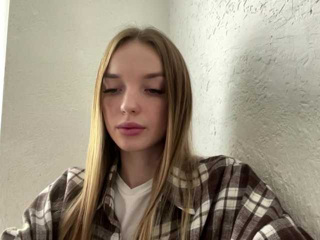 JenniLichtenstein live cam on BongaCams