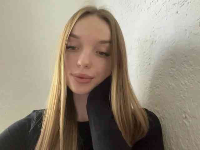 KiraLichtenstein webcam