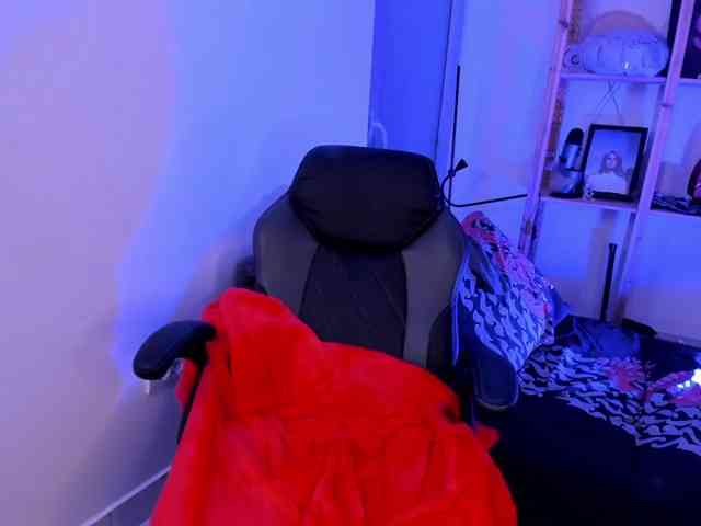 LucyBlowJobGray