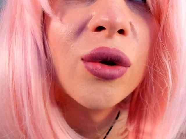 LucyBlowJobGray
