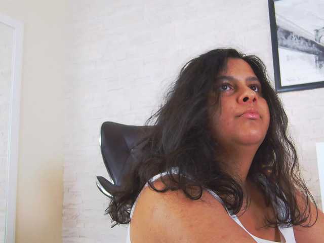 IslaCreed live cam on BongaCams