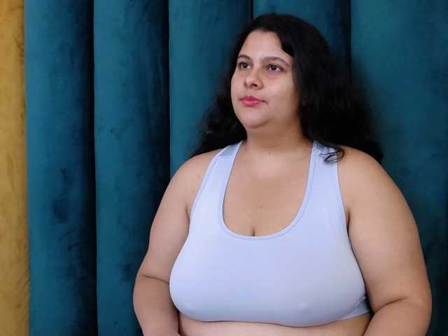 IslaCreed, en vivo ahora en BongaCams
