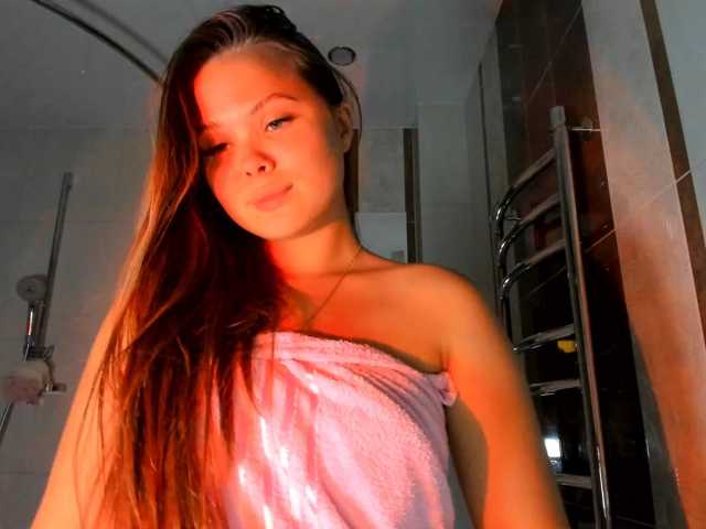 kirakiralove09 live cam on BongaCams