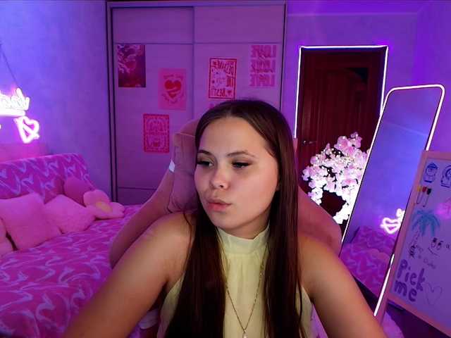 kirakiralove09 live cam on BongaCams