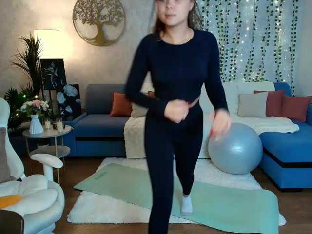 kirakiralove09 live cam on BongaCams