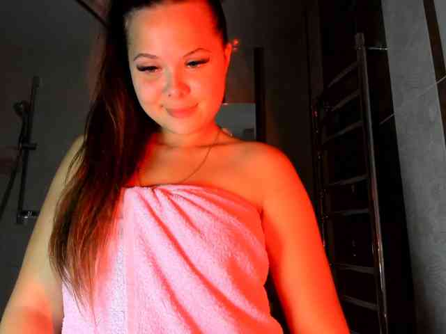 Model: kirakiralove09